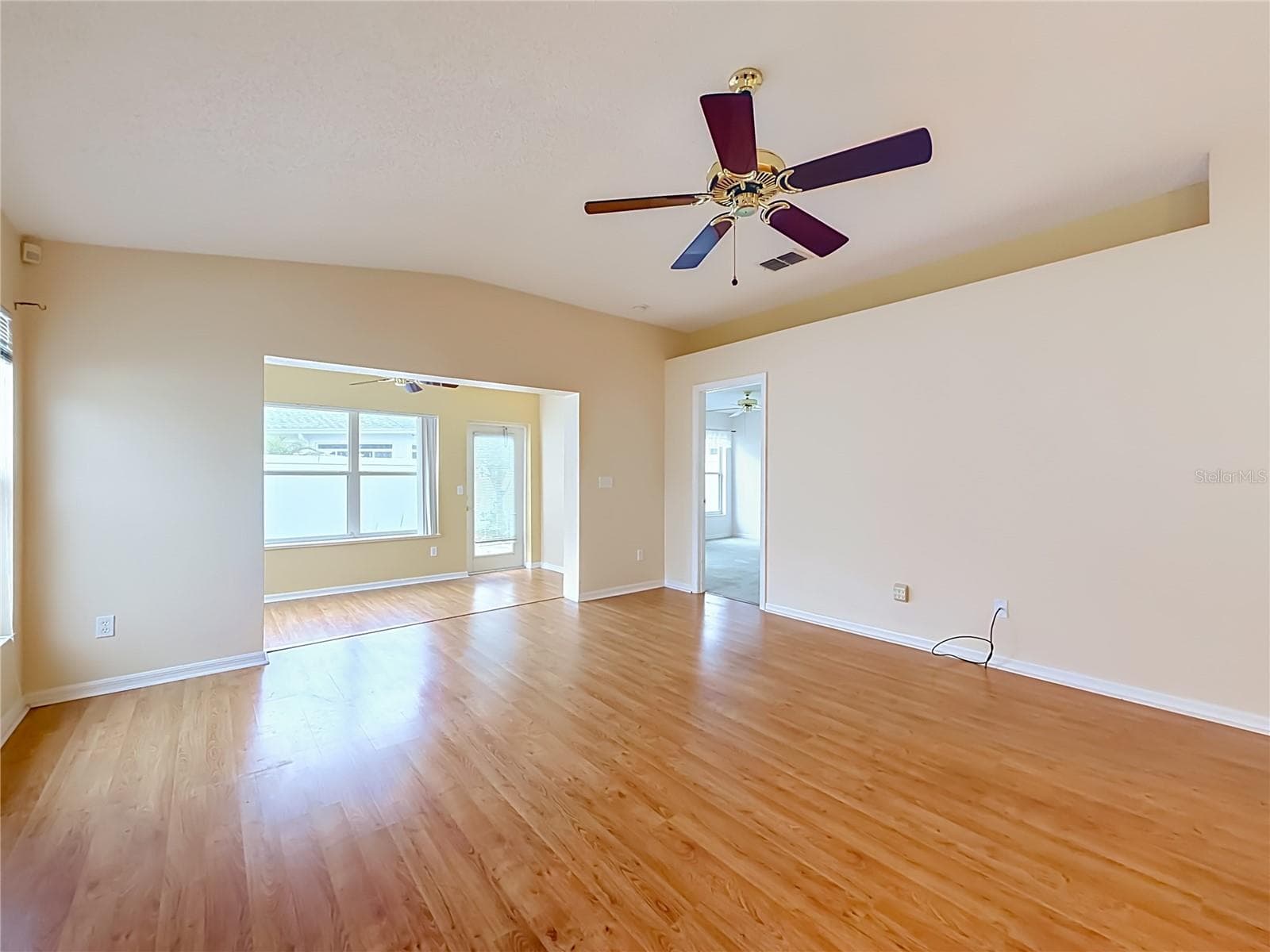 Plenty of windows to let natural light in. - 2038 BRAXTON ST, CLERMONT