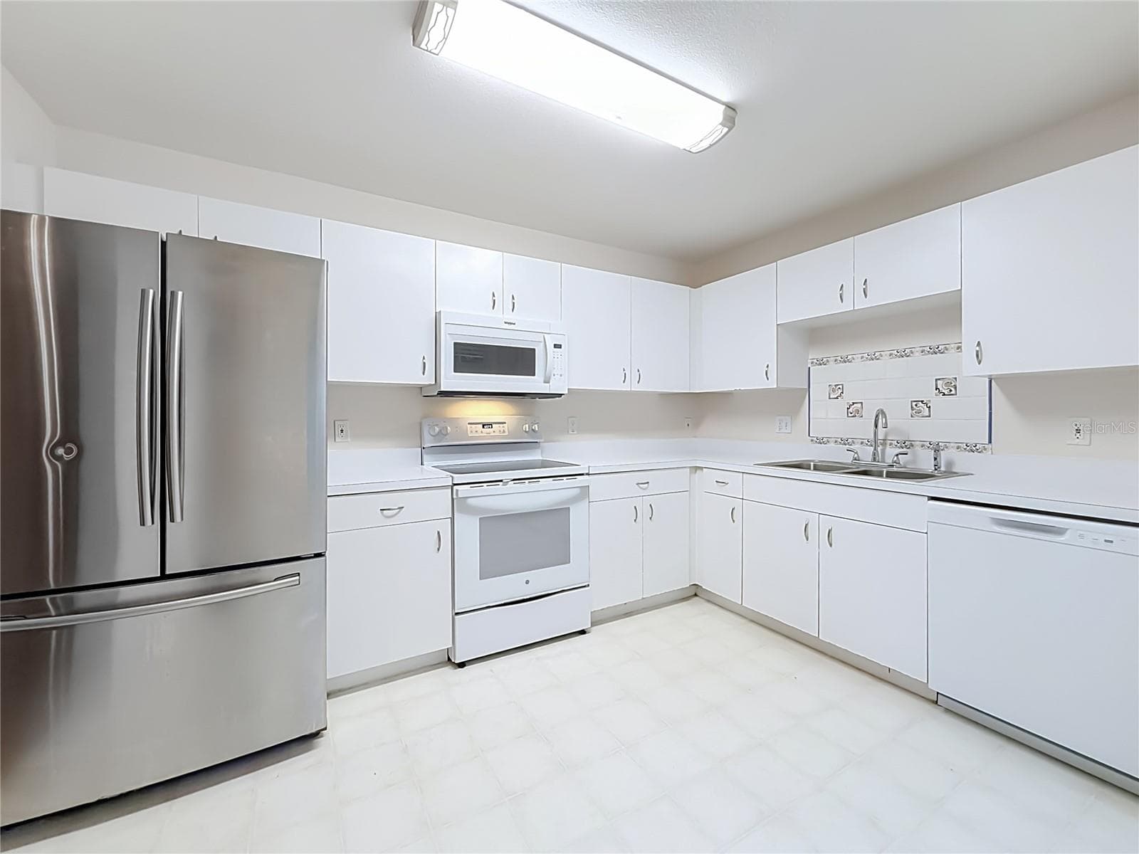 Light and bright kitchen - 2038 BRAXTON ST, CLERMONT