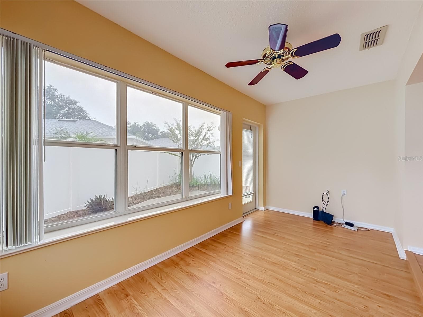 Florida sun room - 2038 BRAXTON ST, CLERMONT