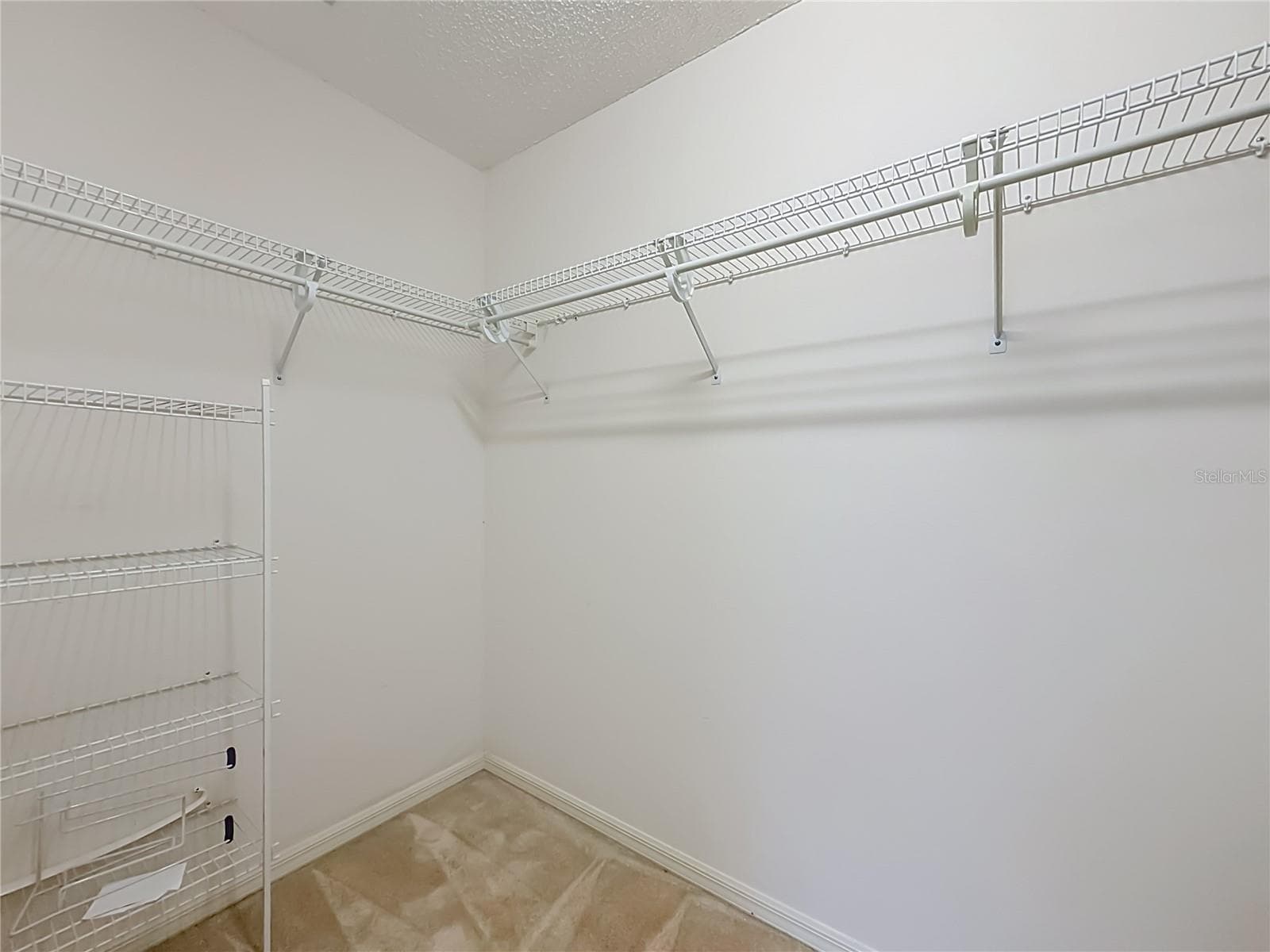 Large walk-in closet in Primary suite - 2038 BRAXTON ST, CLERMONT