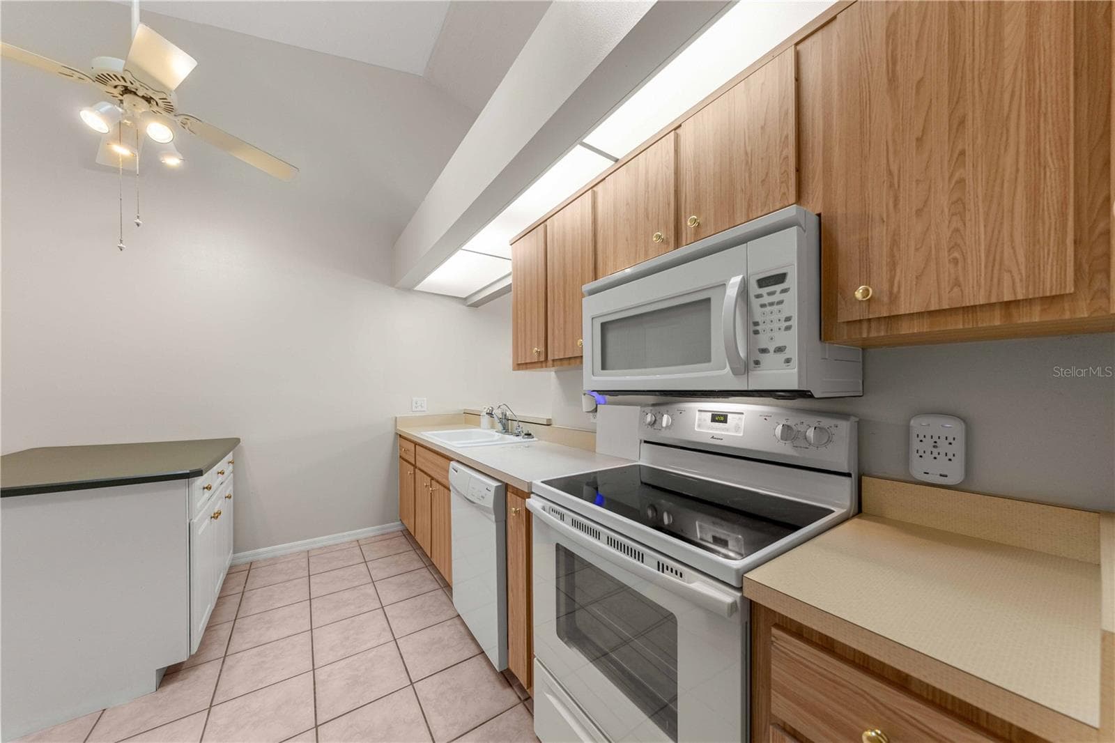 Villa at 2311 SE 19TH CIR, OCALA, photo 10 of 30