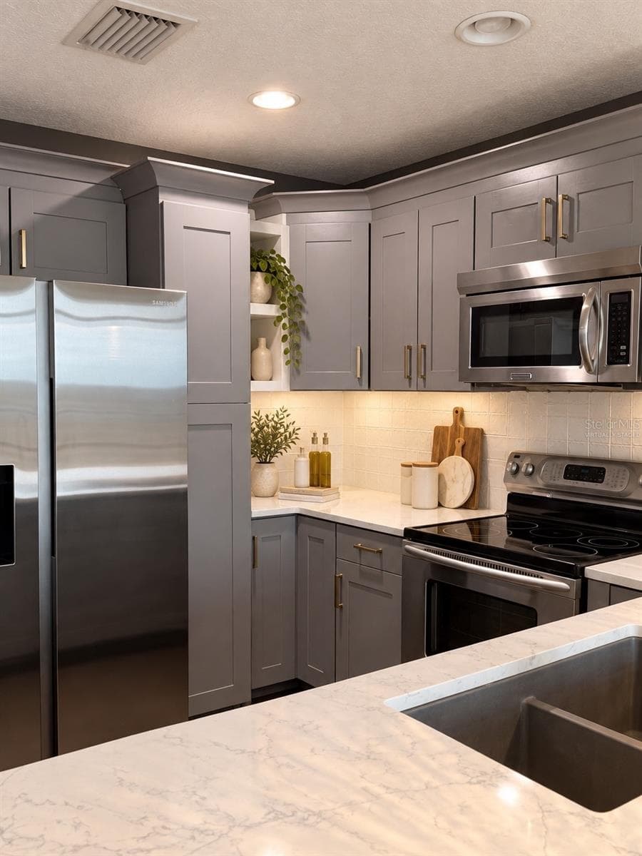 Virtually staged - 101 S EOLA DR #709, ORLANDO