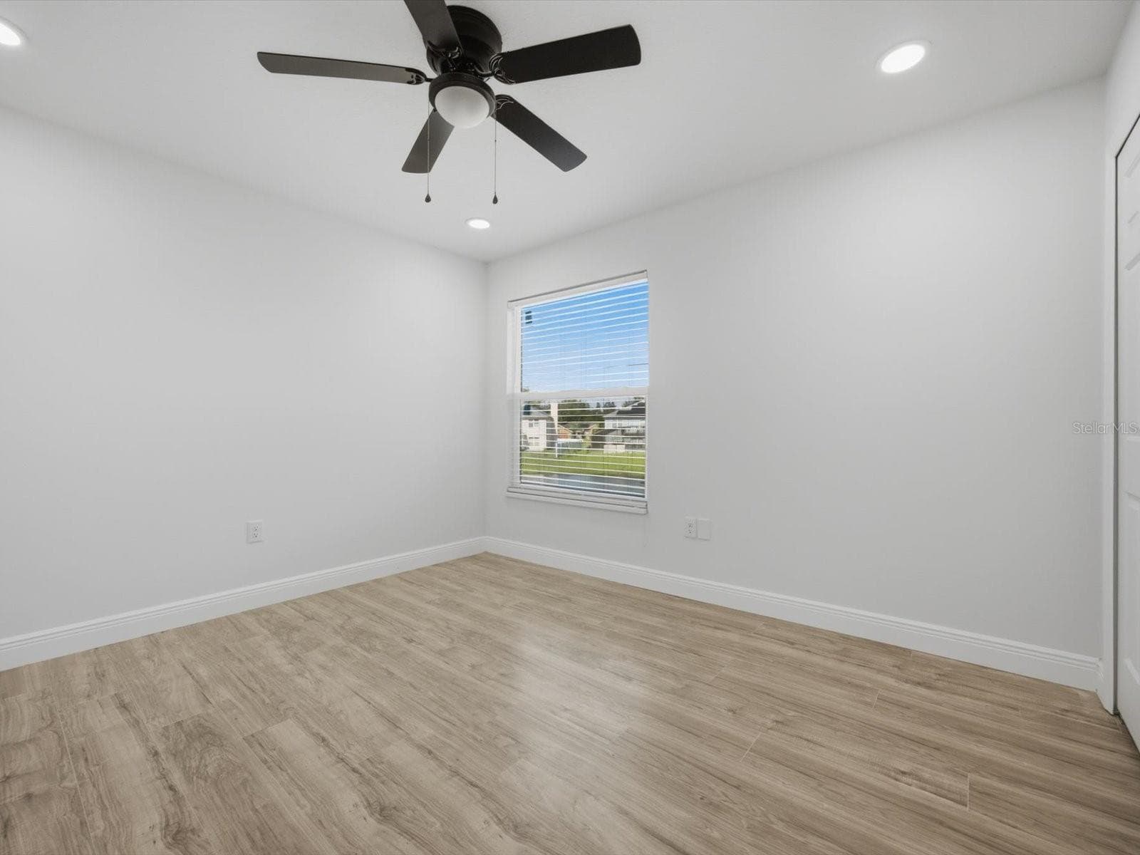 Single Family Residence at 207 REDWOOD BARK TRL, KISSIMMEE, photo 37 of 50