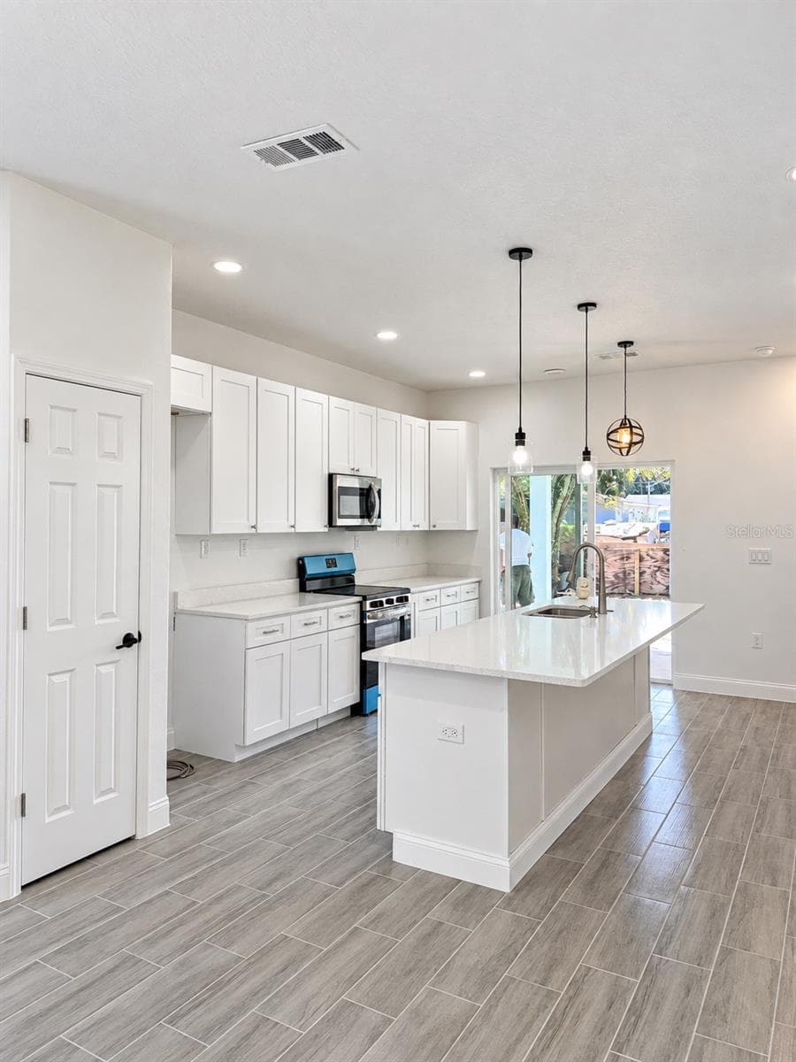 Single Family Residence at 4612 CARTER ST, ORLANDO, photo 11 of 26