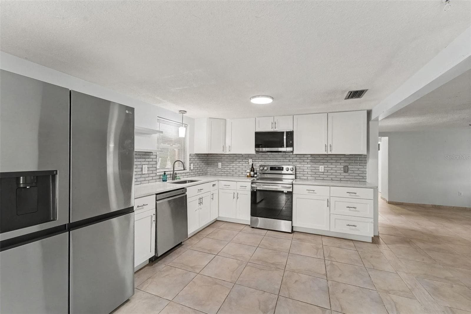 Single Family Residence at 7922 LILAC DR, PORT RICHEY, photo 5 of 27