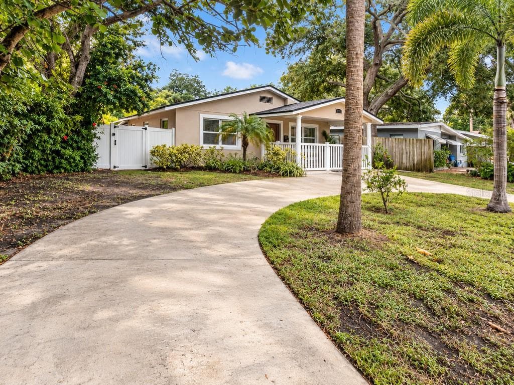 Front of house angle 2 circular drive entry 1 - 2429 PARK ST N, ST PETERSBURG
