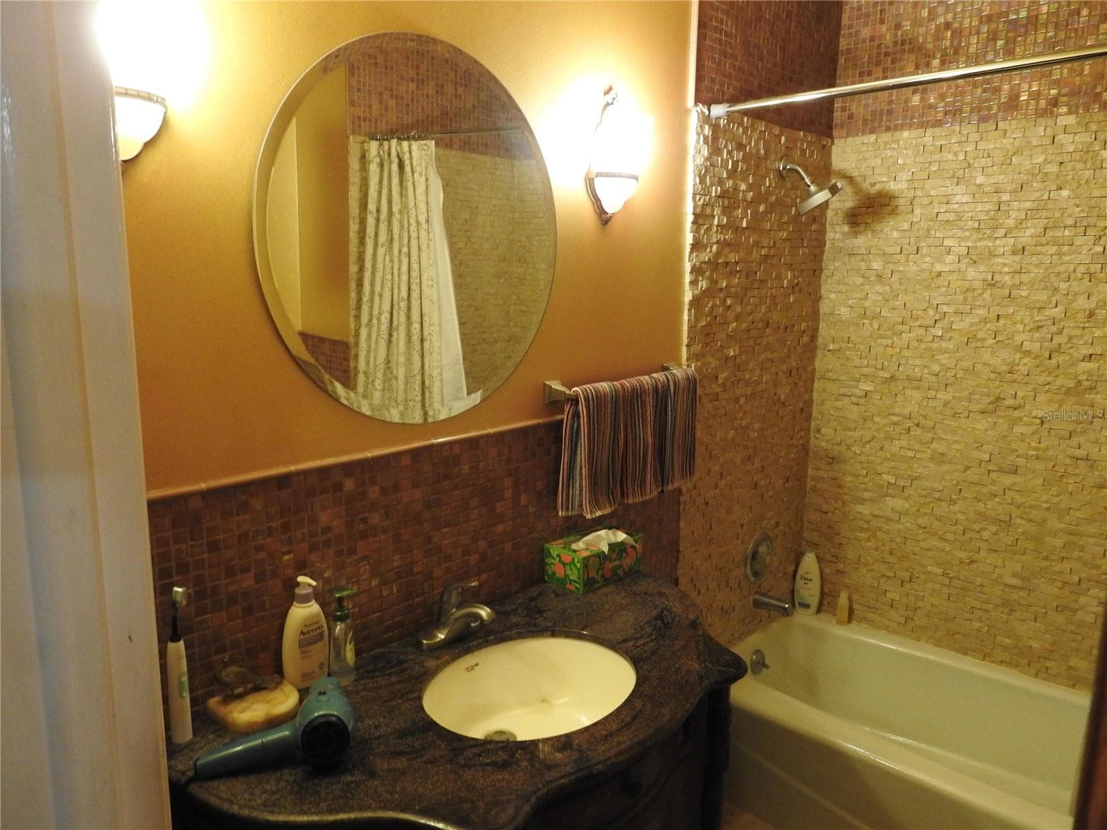 Single Family Residence at 7611 SENRAB DR, BRADENTON, photo 34 of 116