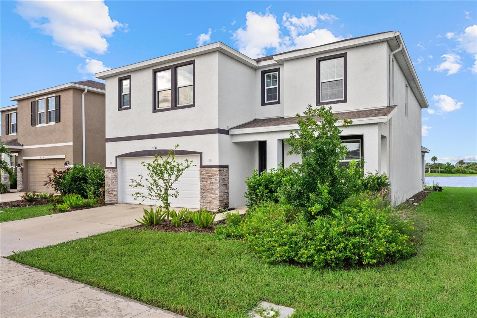 Single Family Residence at 5728 WOODLAND SAGE DR, SARASOTA, photo 2 of 46