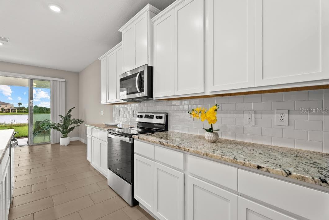 Single Family Residence at 5728 WOODLAND SAGE DR, SARASOTA, photo 6 of 46