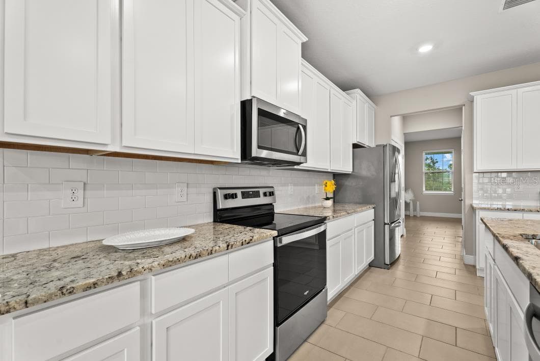 Single Family Residence at 5728 WOODLAND SAGE DR, SARASOTA, photo 7 of 46