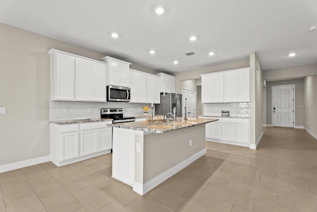 Single Family Residence at 5728 WOODLAND SAGE DR, SARASOTA, photo 9 of 46