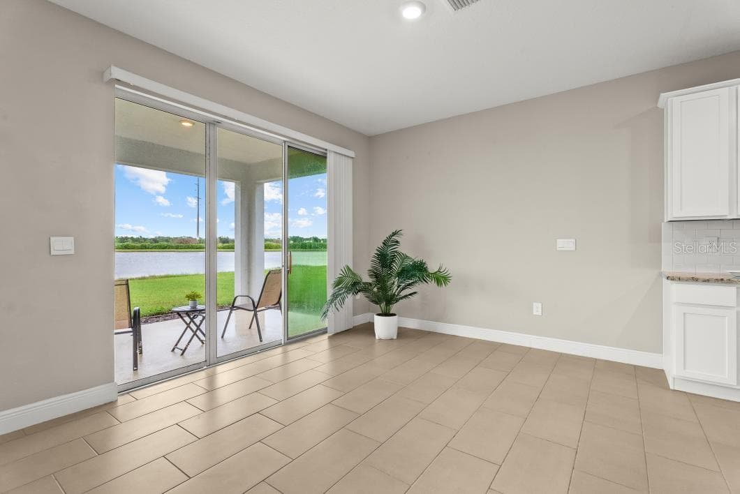 Single Family Residence at 5728 WOODLAND SAGE DR, SARASOTA, photo 14 of 46
