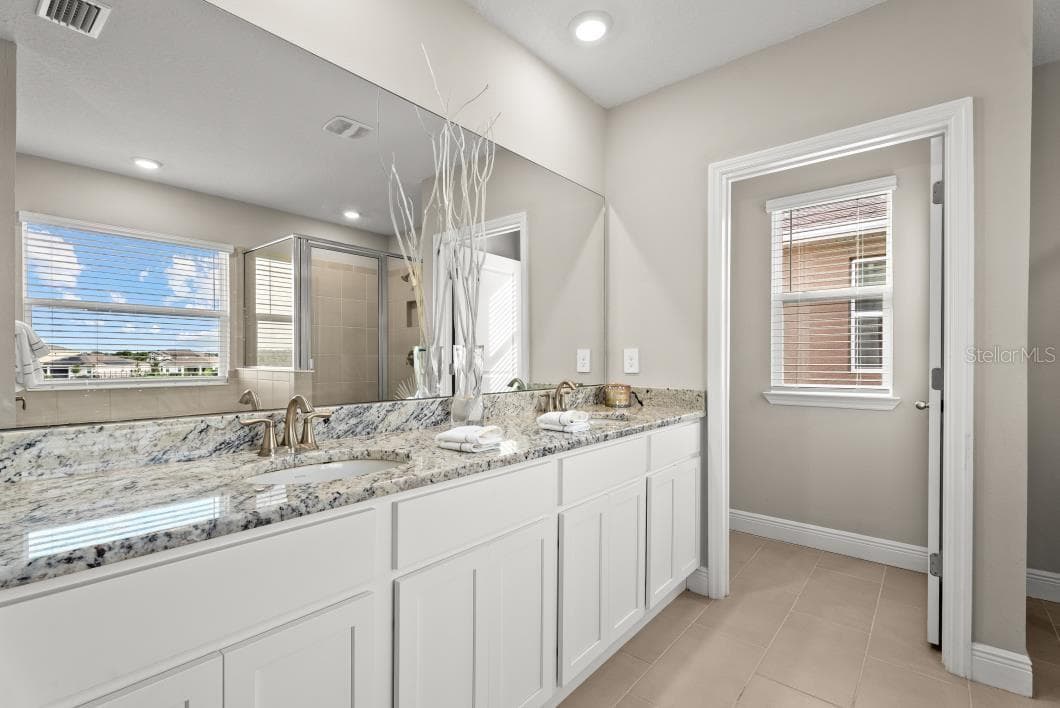 Single Family Residence at 5728 WOODLAND SAGE DR, SARASOTA, photo 29 of 46