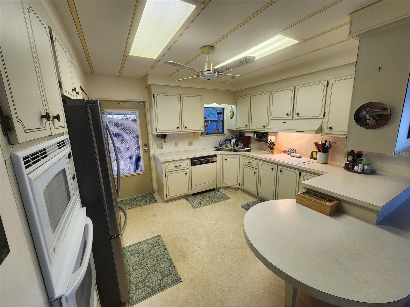 Open Kitchen w/breakfast bar - 808 53RD AVE E #301, BRADENTON