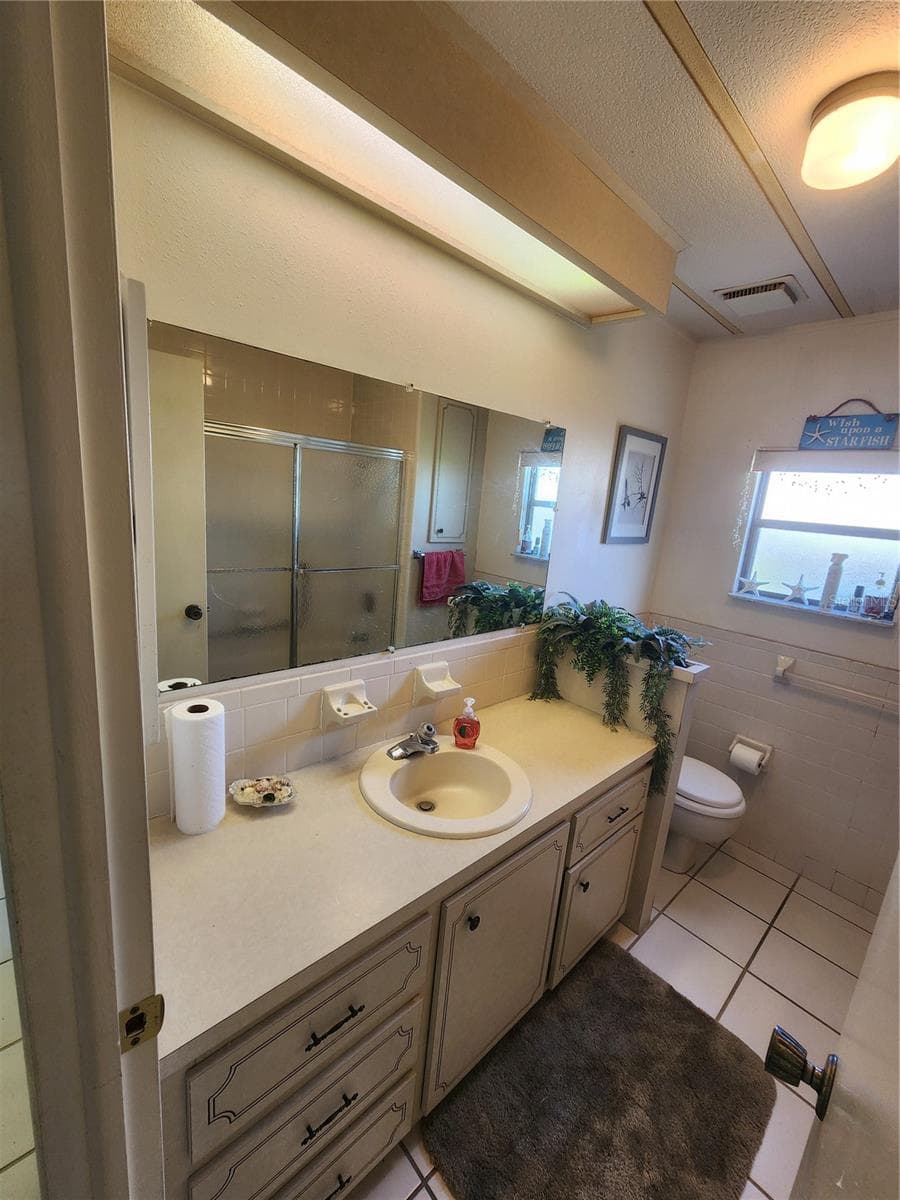 Bathroom - 808 53RD AVE E #301, BRADENTON