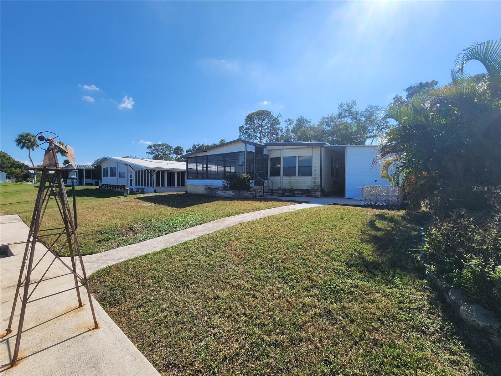 Back Yard - 808 53RD AVE E #301, BRADENTON