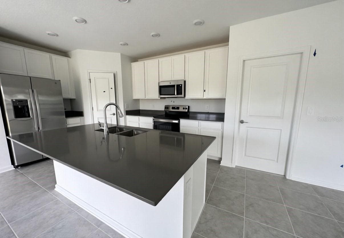 Single Family Residence at 844 DARING DR, DAVENPORT, photo 5 of 19