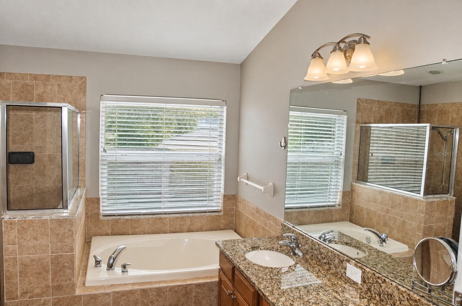 MB Ensute - 421 THICKET CREST RD, SEFFNER