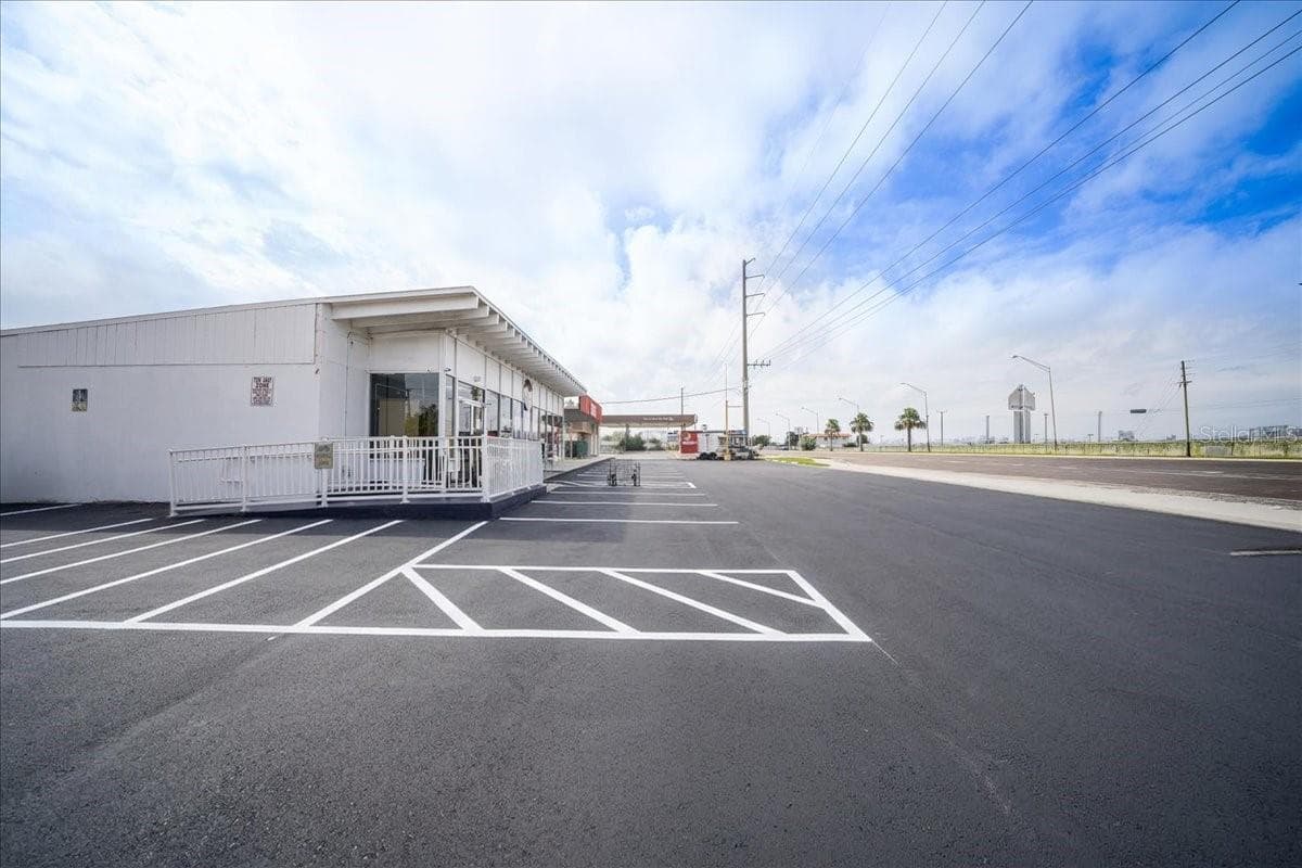 Mixed Use at 201 US HIGHWAY 41 BYP S, VENICE, photo 34 of 41