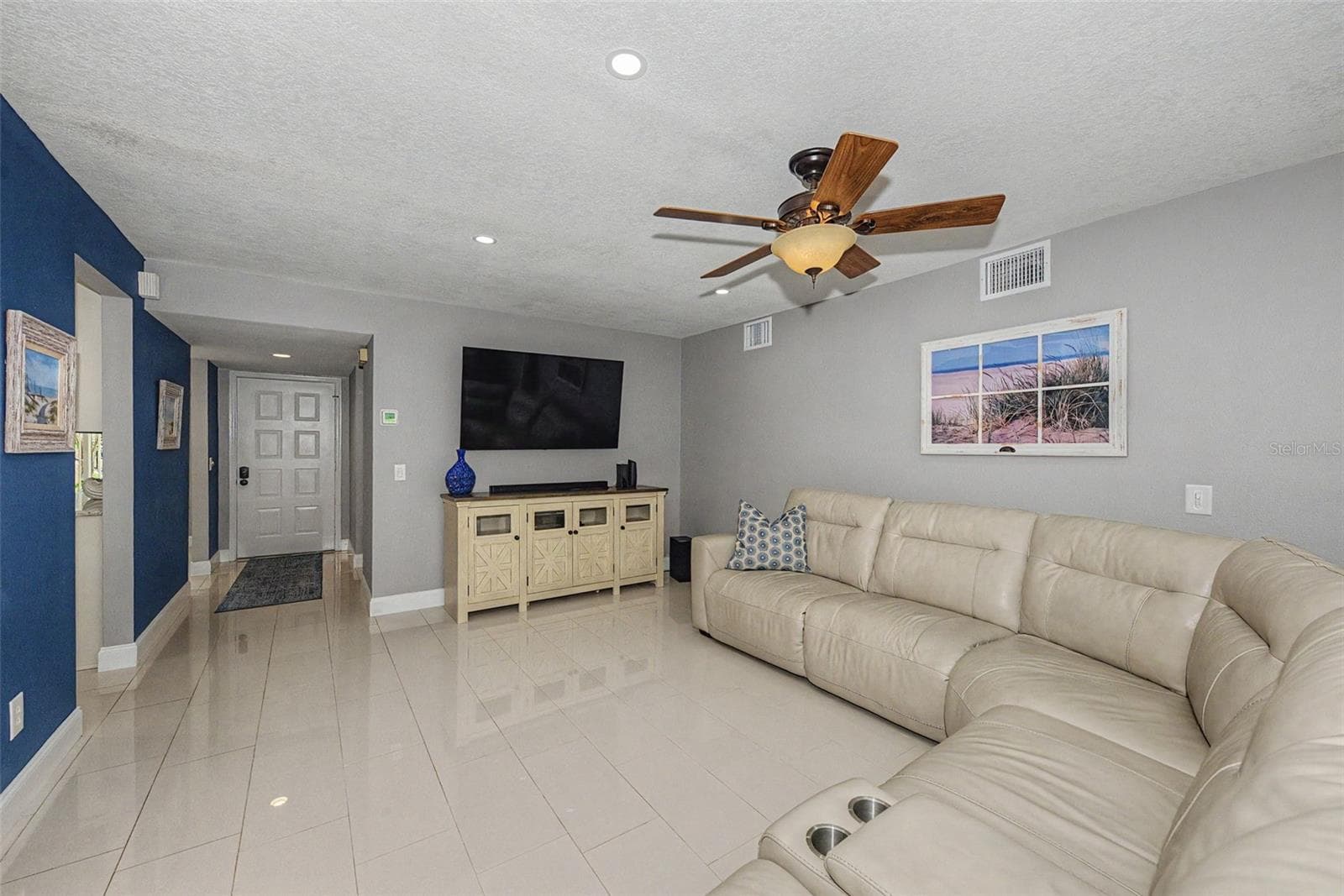 Living Room - 1801 E LAKE RD #1D, PALM HARBOR