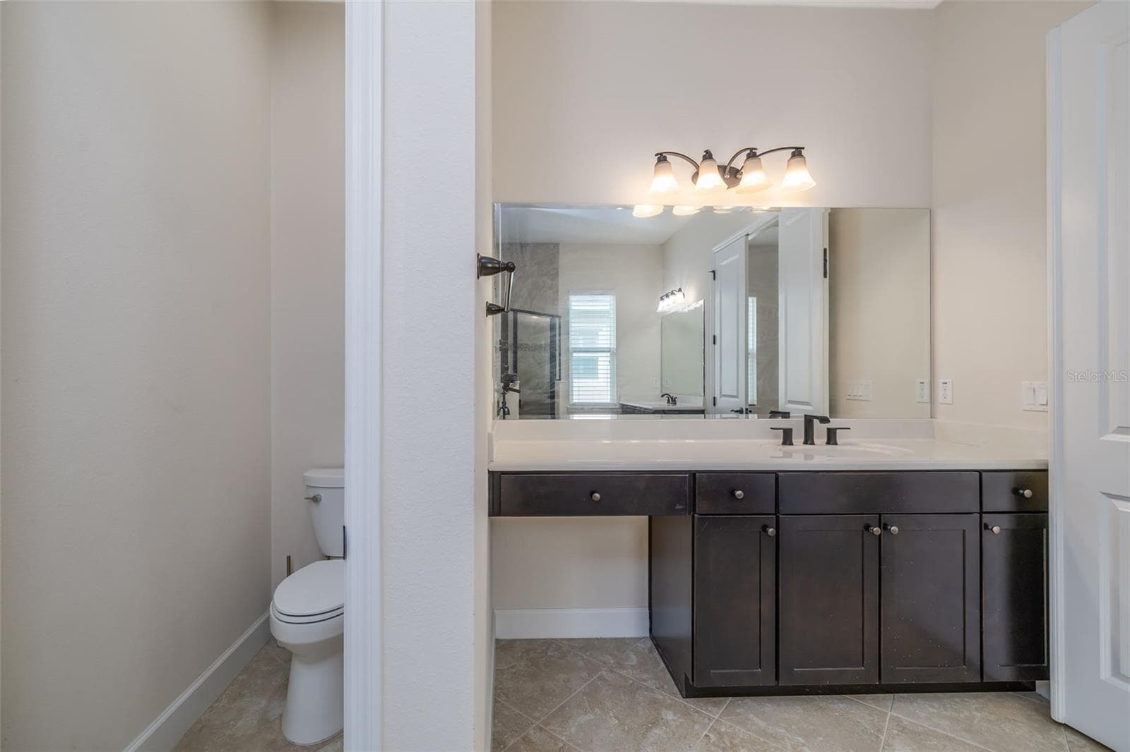 Private Commode - 1076 GARDENSHIRE LN, DELAND