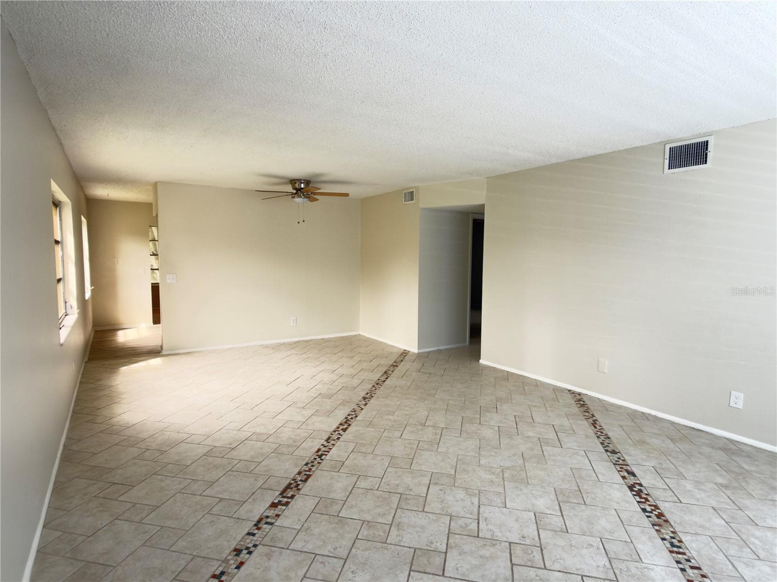 Plenty of room to welcome friends - 2378 ECUADORIAN WAY #22, CLEARWATER