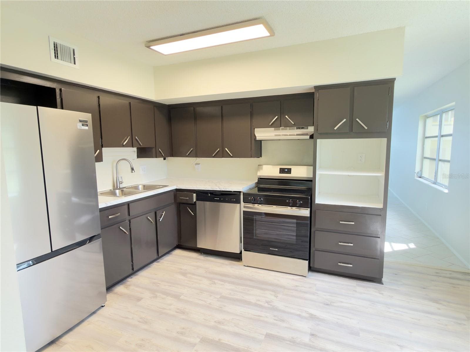 Bake, cook and share something good! - 2378 ECUADORIAN WAY #22, CLEARWATER