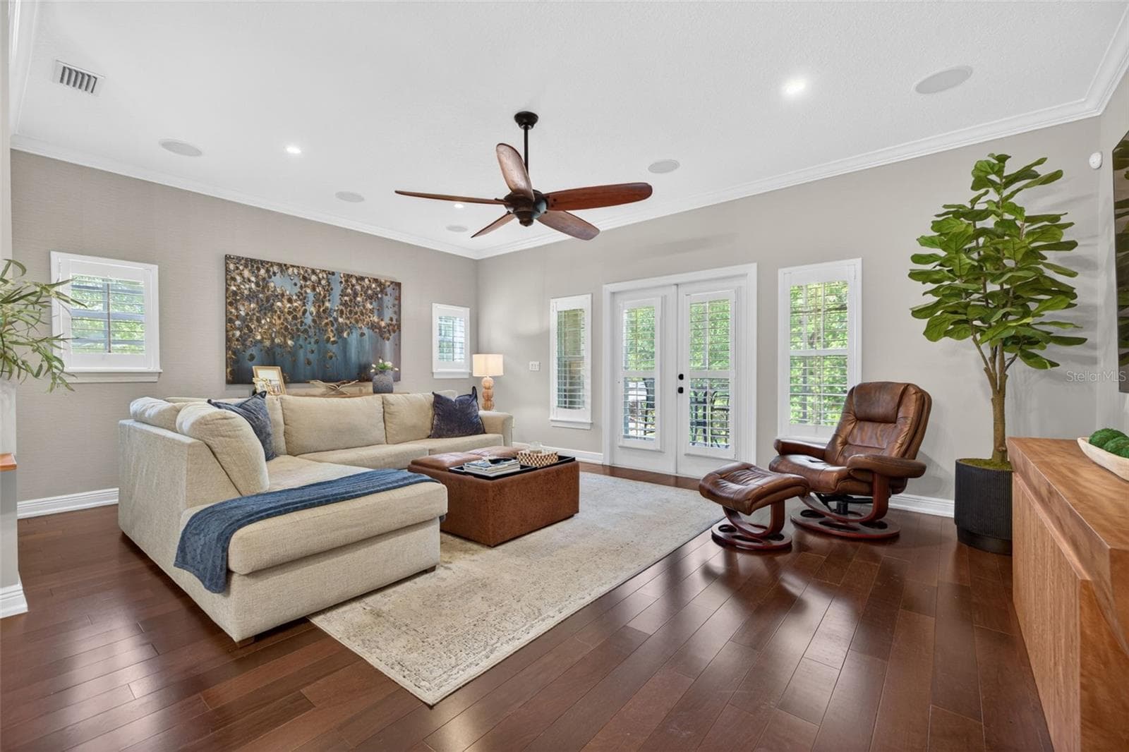 Townhouse at 252 VALENCIA CIR, ST PETERSBURG, photo 17 of 51