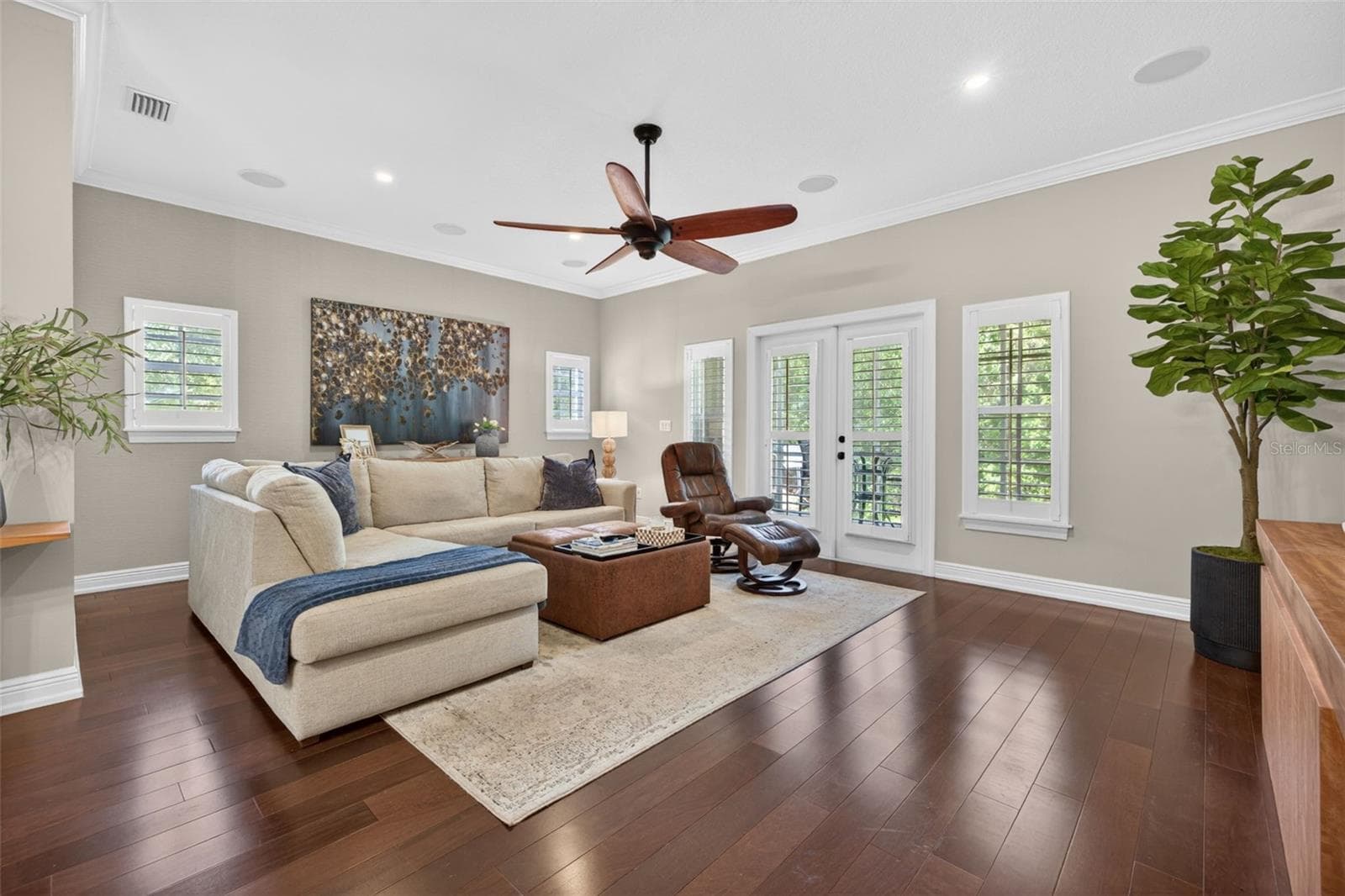 Townhouse at 252 VALENCIA CIR, ST PETERSBURG, photo 18 of 51