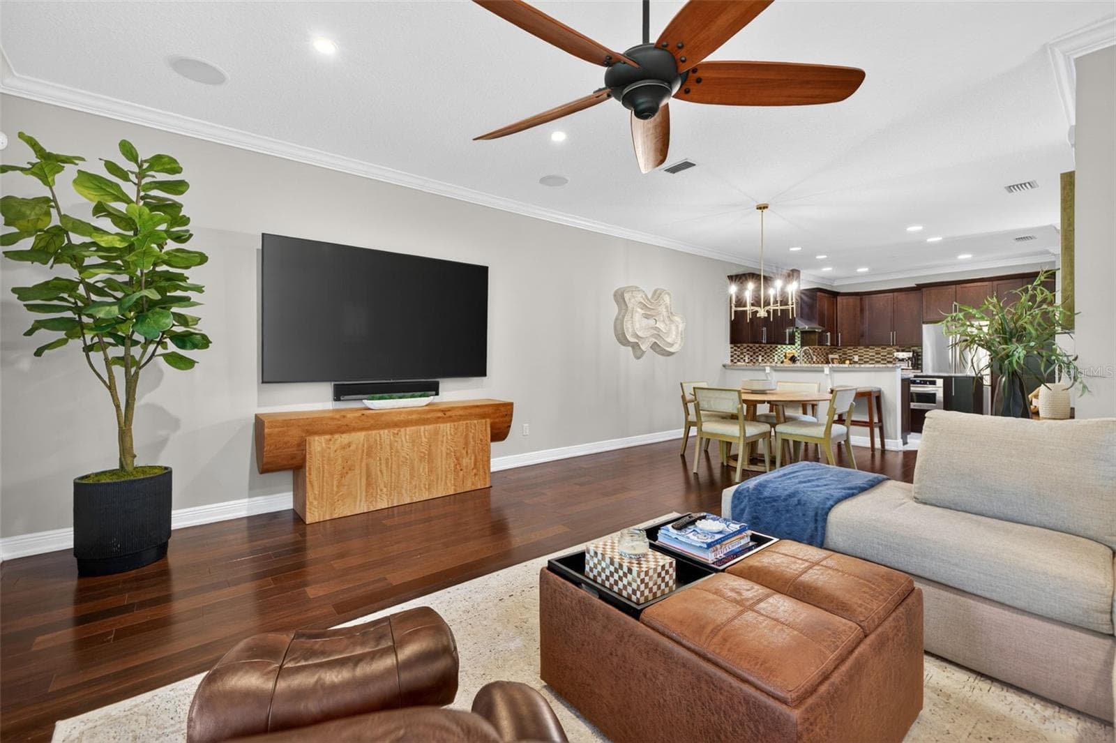 Townhouse at 252 VALENCIA CIR, ST PETERSBURG, photo 19 of 51