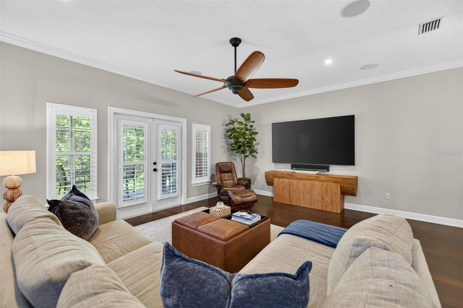 Townhouse at 252 VALENCIA CIR, ST PETERSBURG, photo 21 of 51