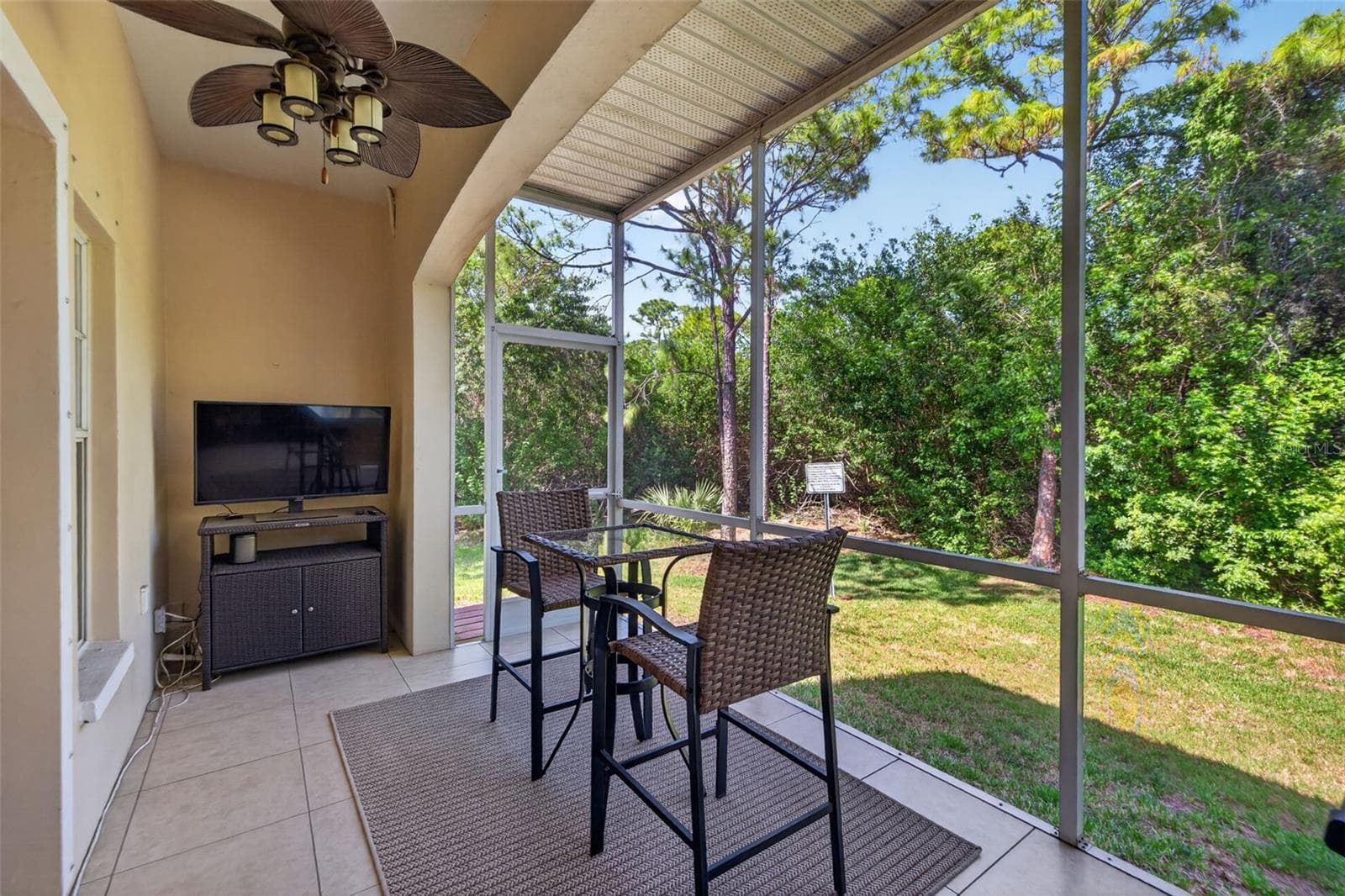 Townhouse at 252 VALENCIA CIR, ST PETERSBURG, photo 22 of 51