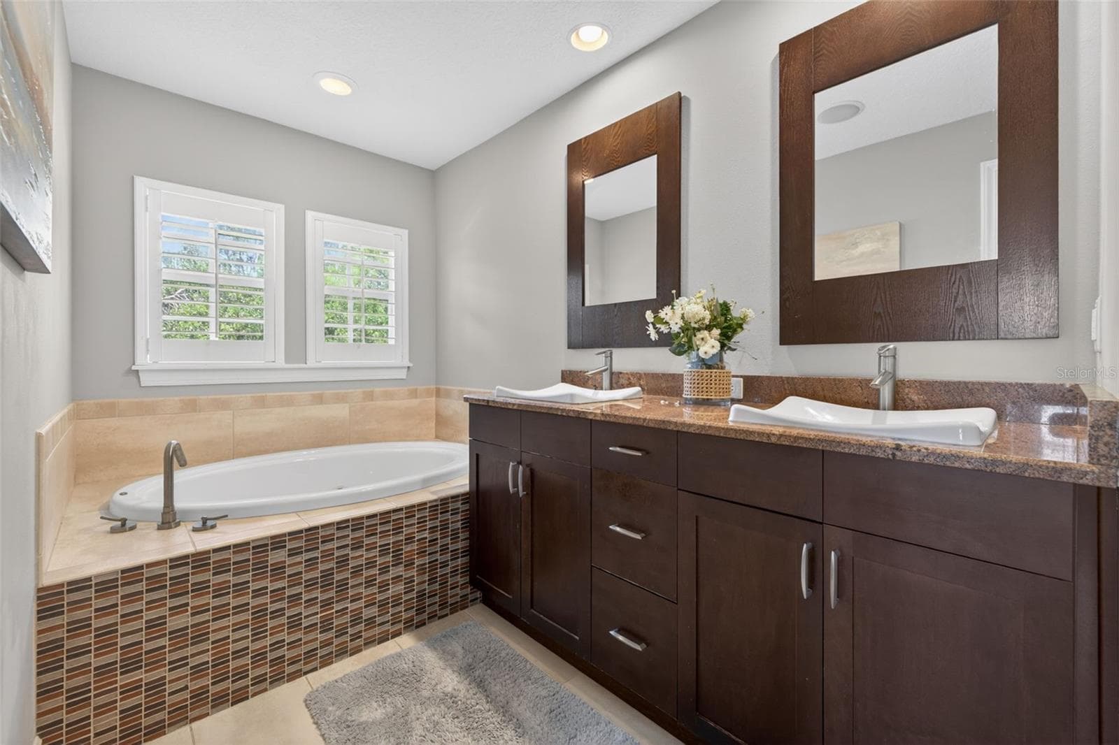 Primary En Suite - 252 VALENCIA CIR, ST PETERSBURG