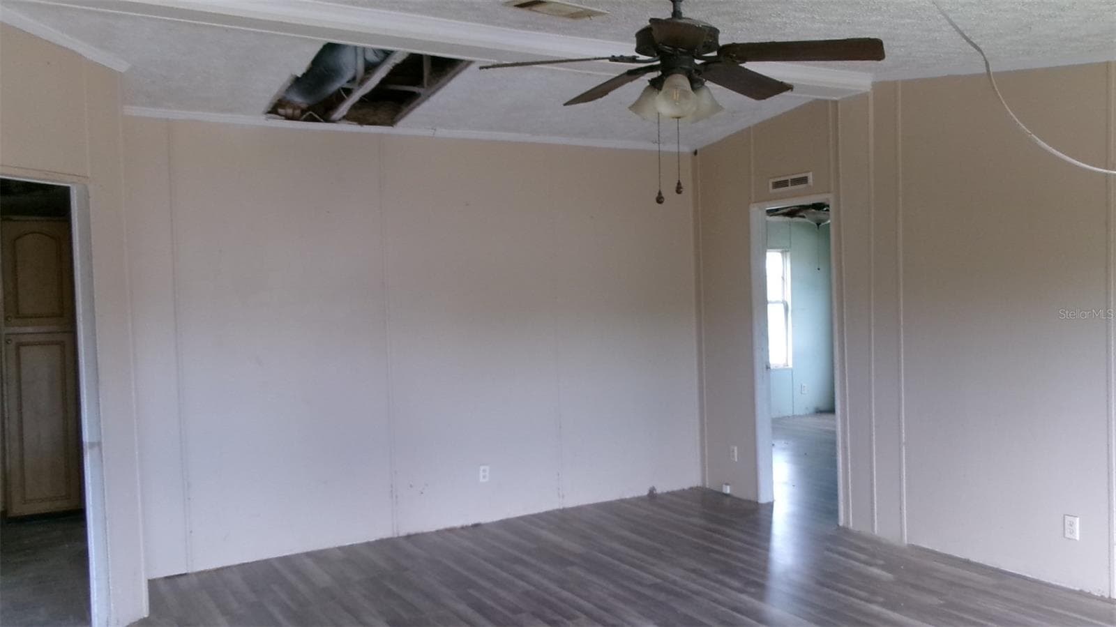 Manufactured Home at 15532 MANGO DR, PUNTA GORDA, photo 5 of 23