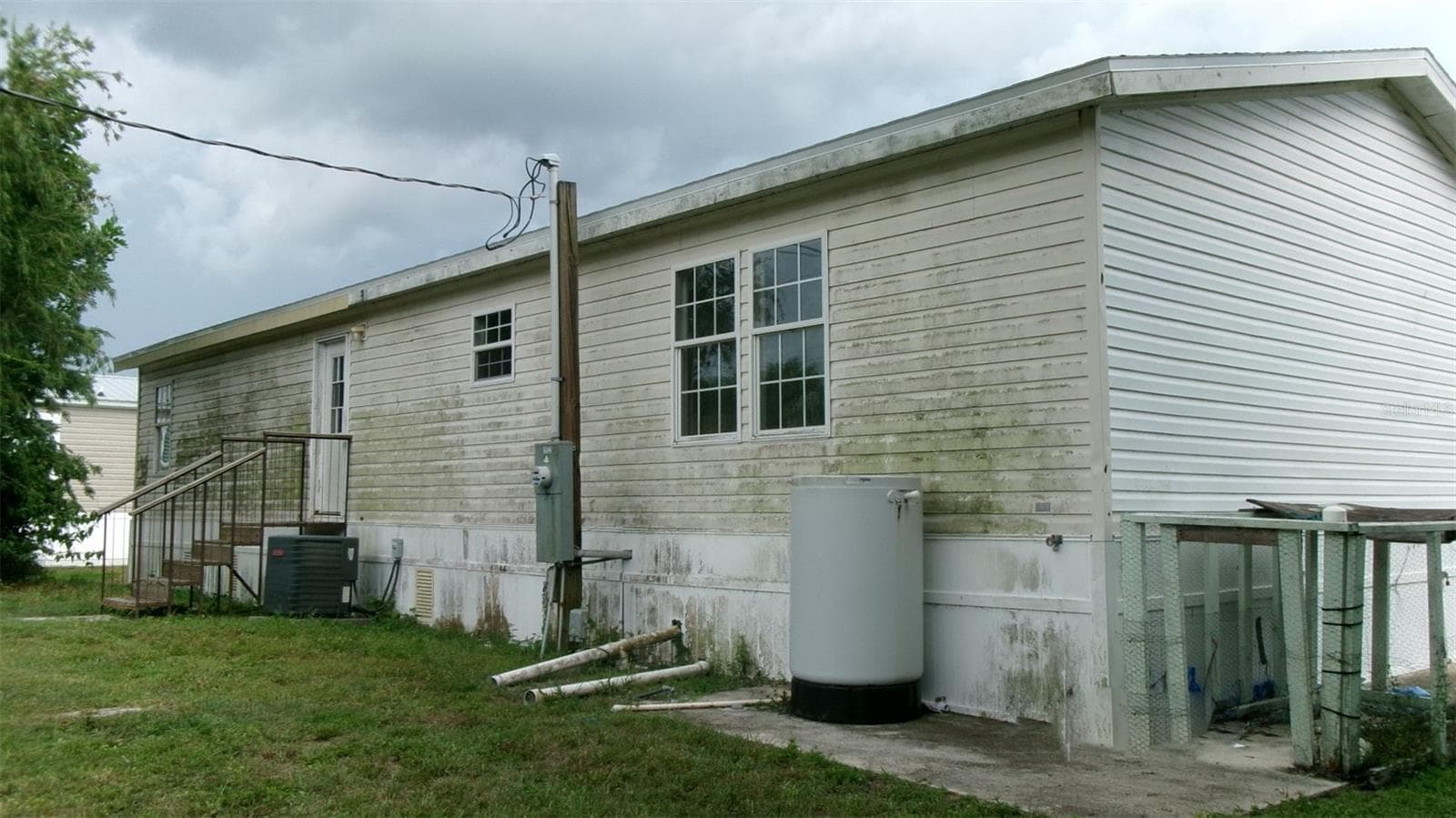 Manufactured Home at 15532 MANGO DR, PUNTA GORDA, photo 18 of 23