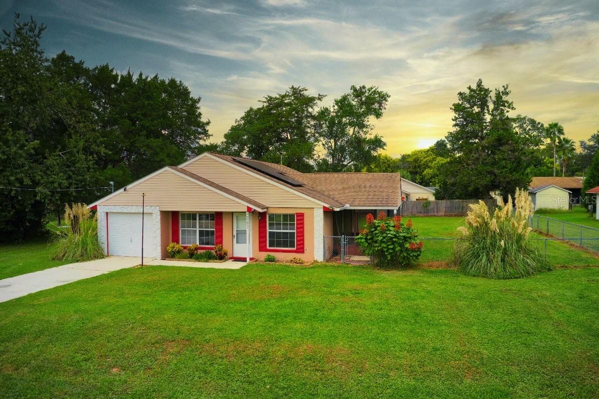 Front of house IV - 21617 SW PEACH BLOSSOM ST, DUNNELLON