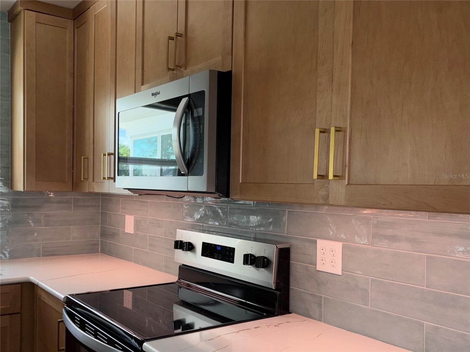 Under cabinet lighting - 10451 MARION ST, ENGLEWOOD