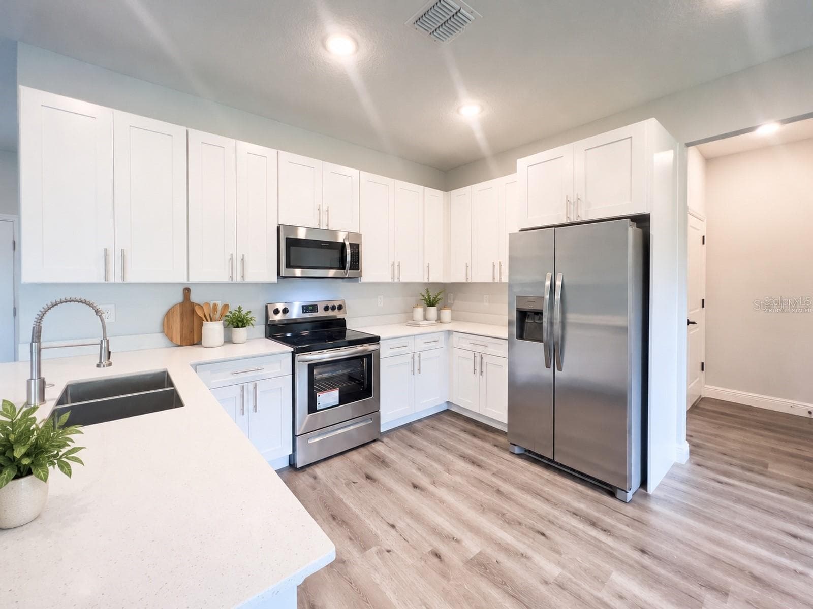 Virtually staged - 1580 EAST PKWY, DELAND