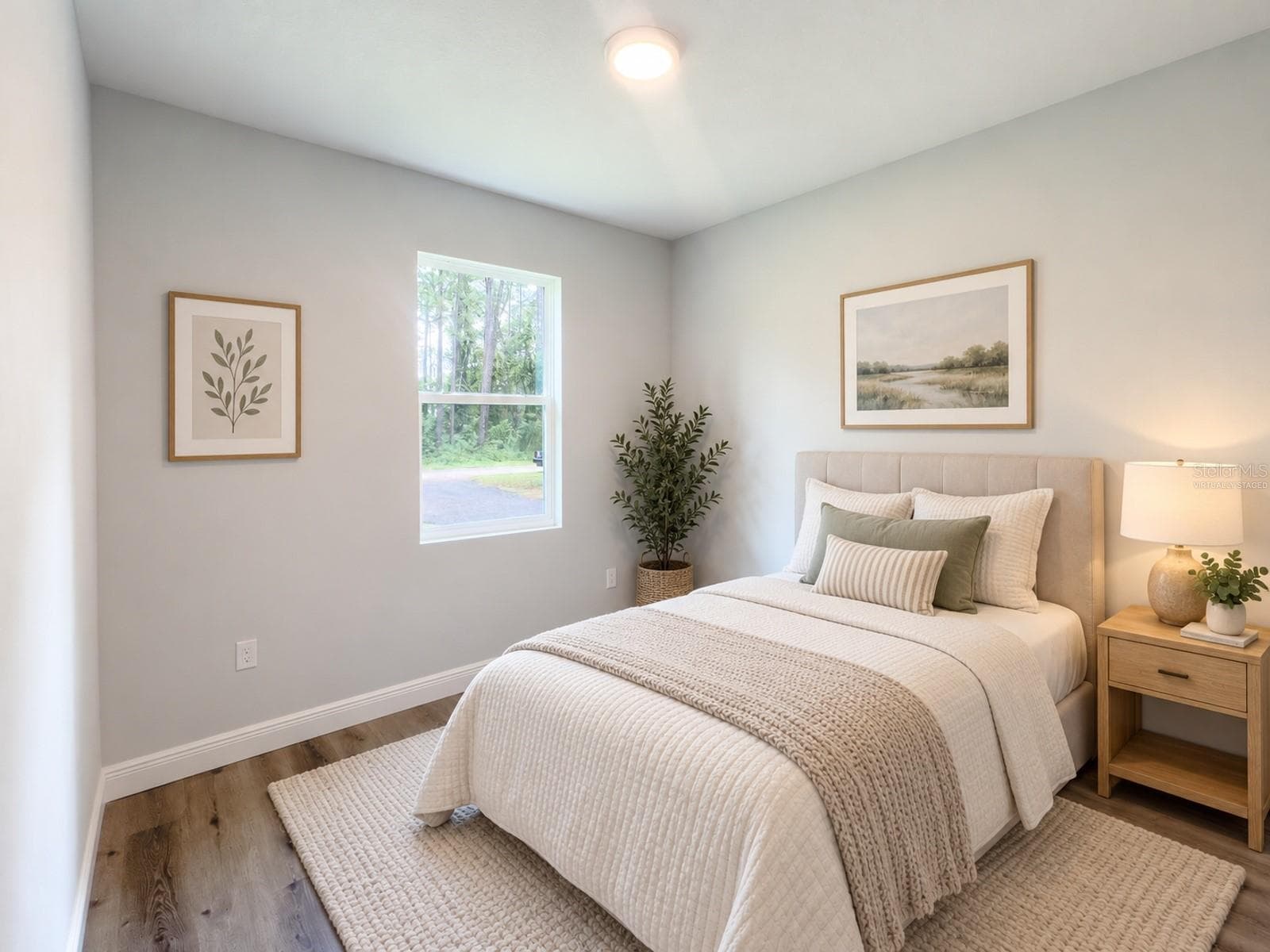 Virtually staged - 1580 EAST PKWY, DELAND