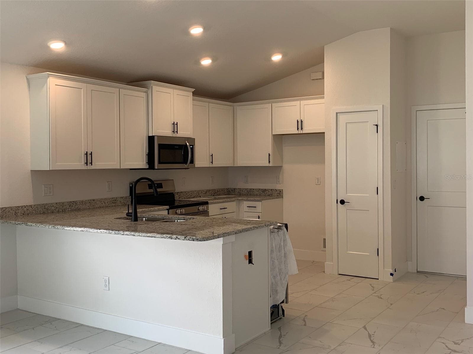 Kitchen - 11603 GRACE RD, WEEKI WACHEE
