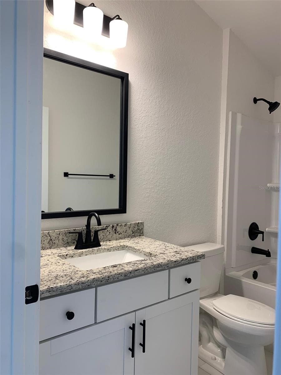 Guest bath - 11603 GRACE RD, WEEKI WACHEE