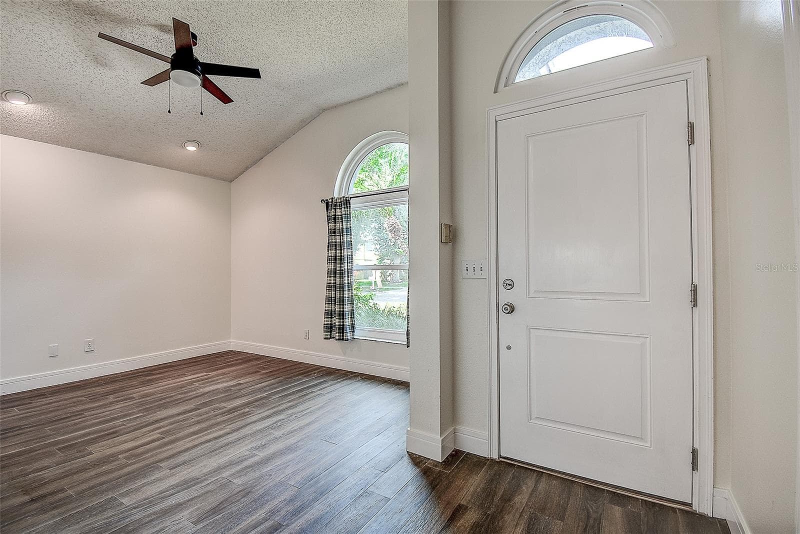 Flex room from the Front door - 1709 SCOTCH PINE DR, BRANDON