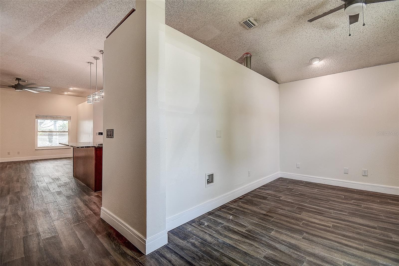 Flex room going into the Kitchen - 1709 SCOTCH PINE DR, BRANDON