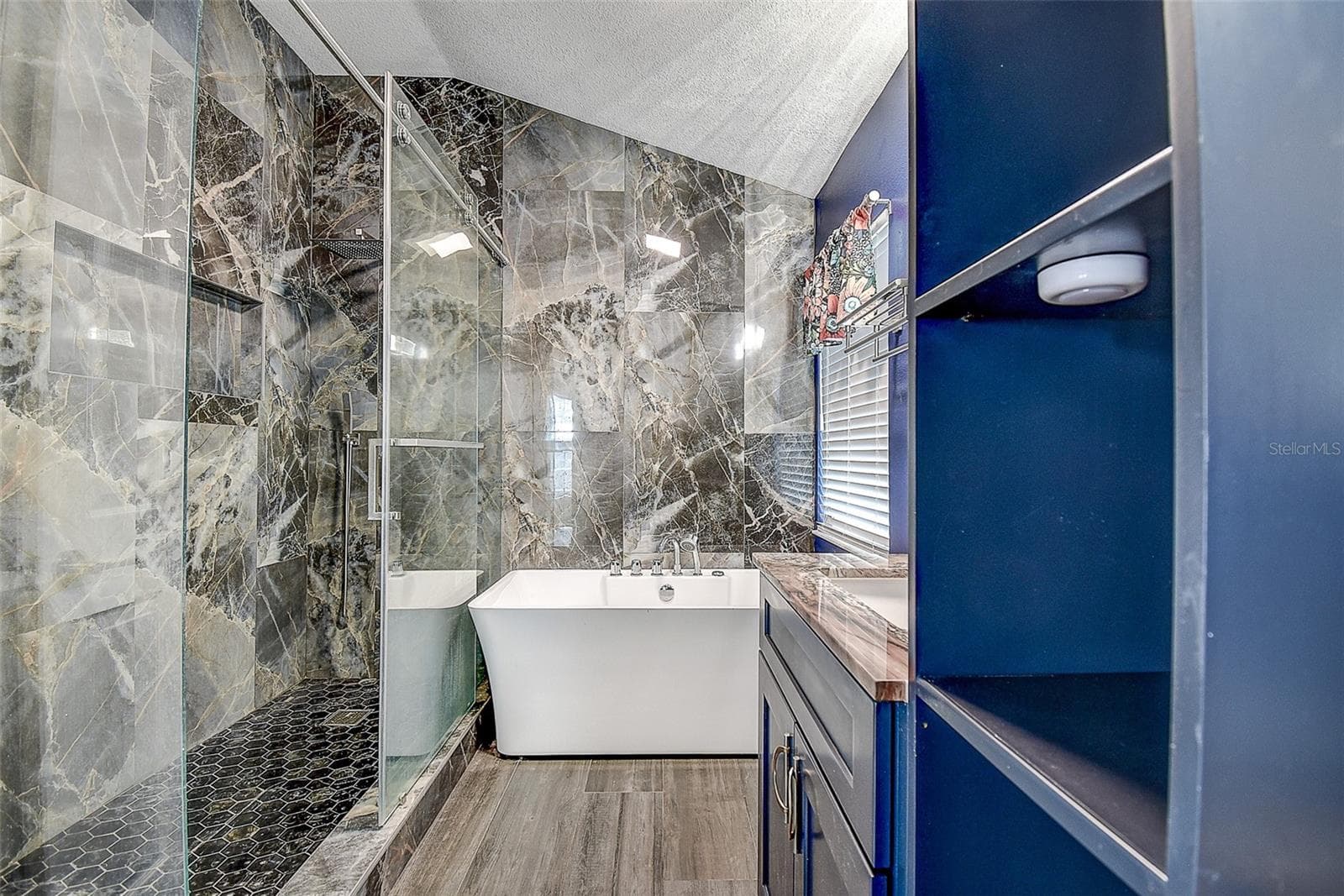 Primary bath with large walk in shower - 1709 SCOTCH PINE DR, BRANDON