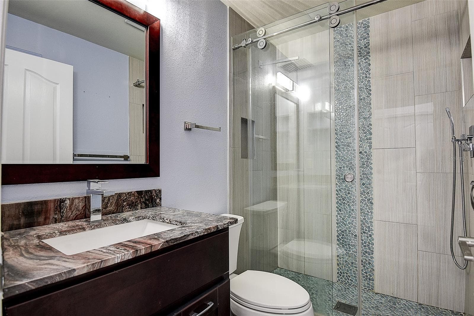 2nd Bath with granite, all wood cabinets and glass shower - 1709 SCOTCH PINE DR, BRANDON