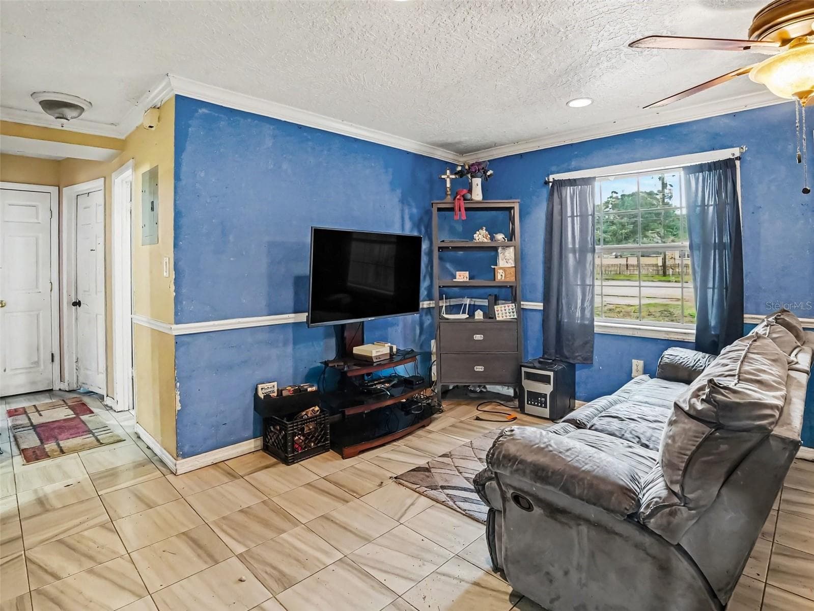 Single Family Residence at 2205 N HIAWASEE RD, ORLANDO, photo 4 of 31