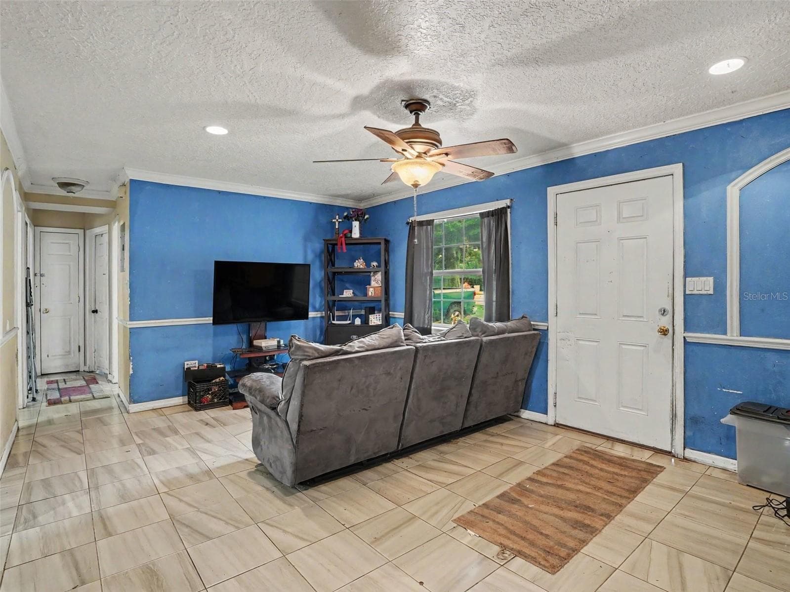 Single Family Residence at 2205 N HIAWASEE RD, ORLANDO, photo 6 of 31