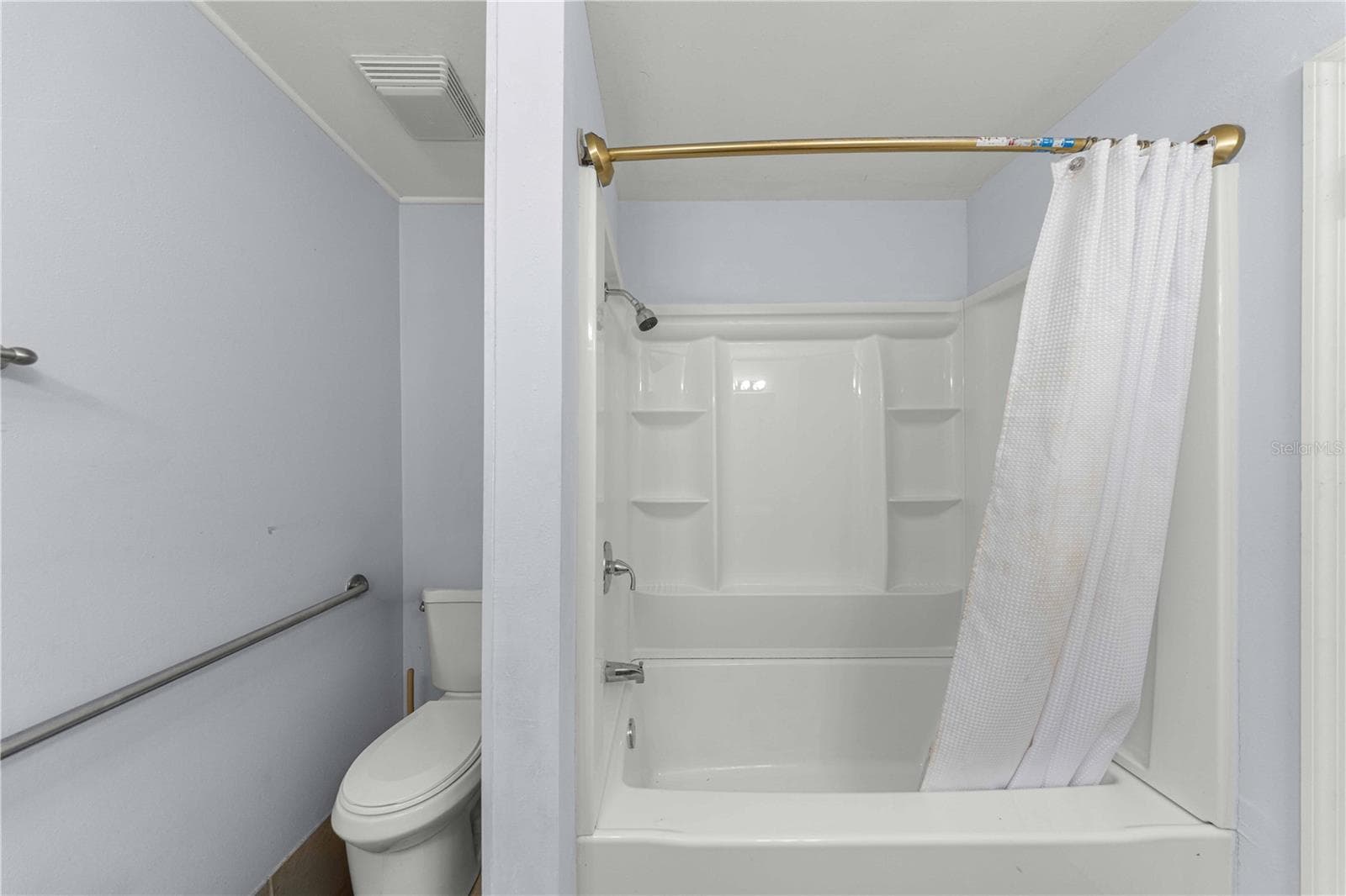 HALL BATH - 1413 SE 36TH AVE, OCALA