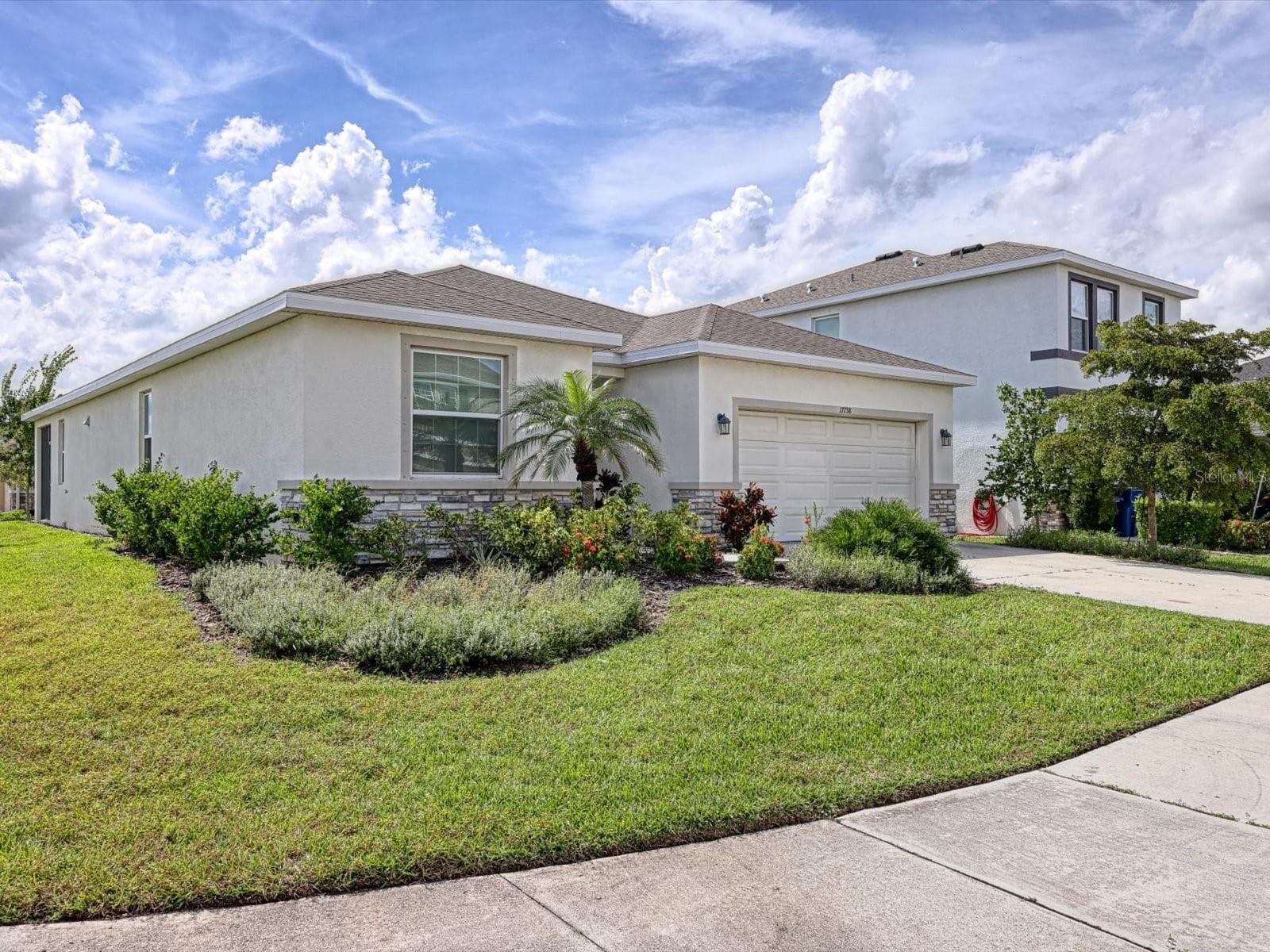 Single Family Residence at 17758 CANTARINA CV, LAKEWOOD RANCH, photo 2 of 51