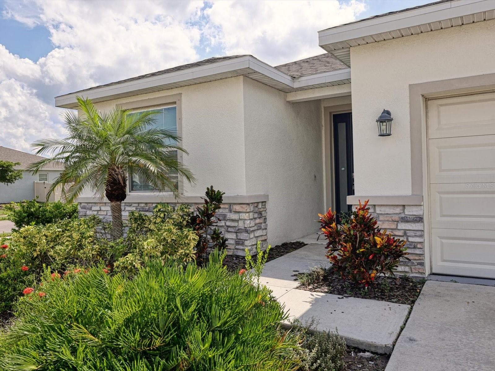 Single Family Residence at 17758 CANTARINA CV, LAKEWOOD RANCH, photo 3 of 51